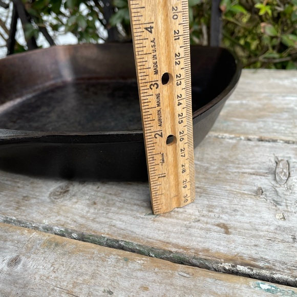 Lodge black cast iron square pan - Picture 5 of 8